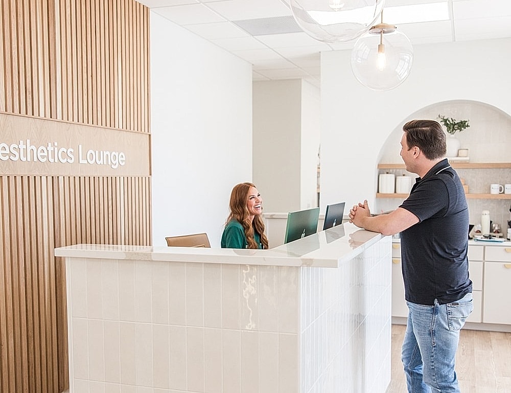 Reception area of an aesthetics lounge.