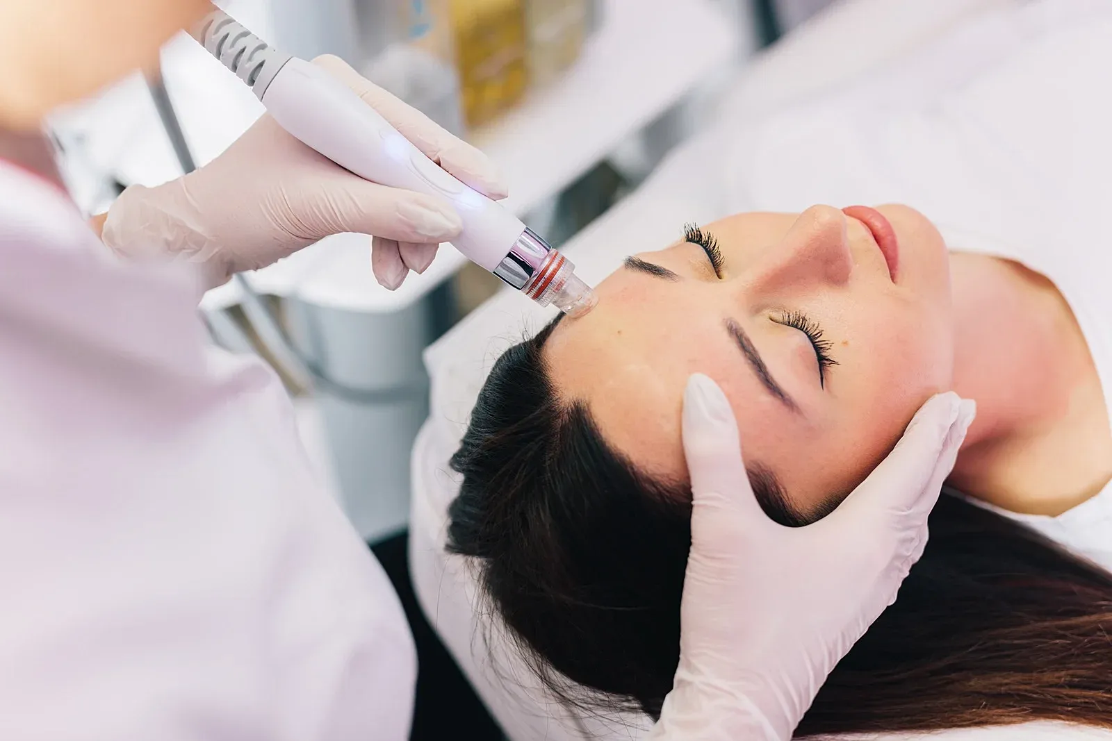 Look *naturally* younger! - Here's our secret!