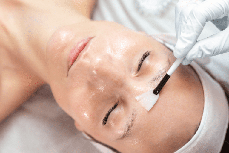 Custom Facial + Dermaplane + Jelly Mask